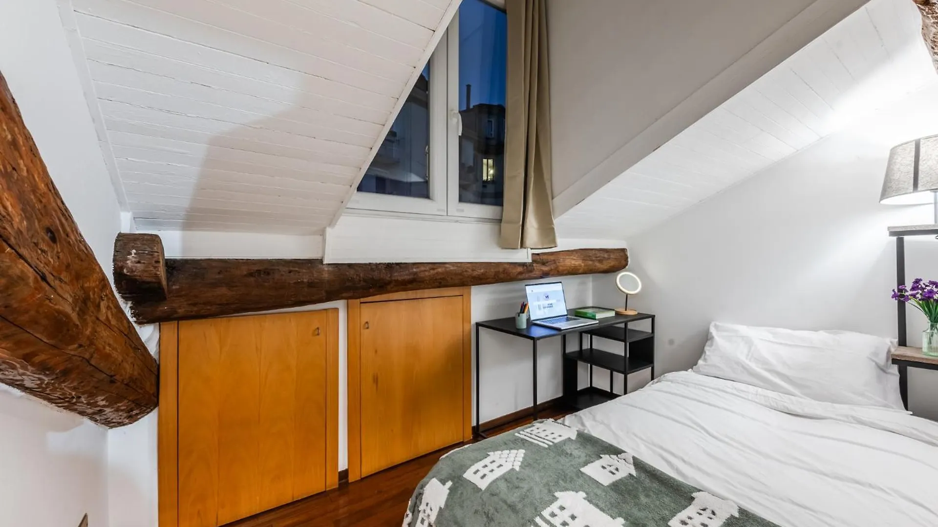 The Mirror Attic - Moscova Brera Milano Daire